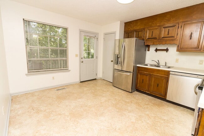 Photo - 5781 Taggart Dr