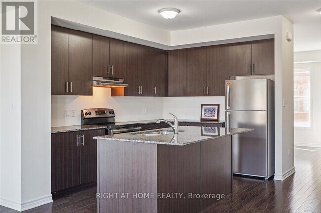 Photo - 71 City Park Cir
