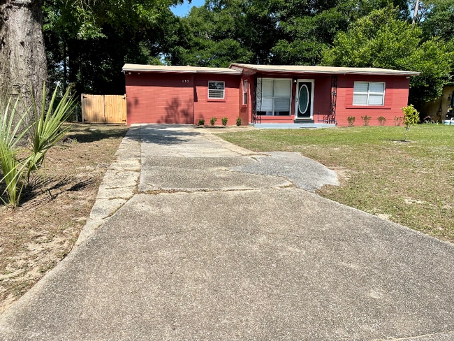 Building Photo - 193 E Highland Dr