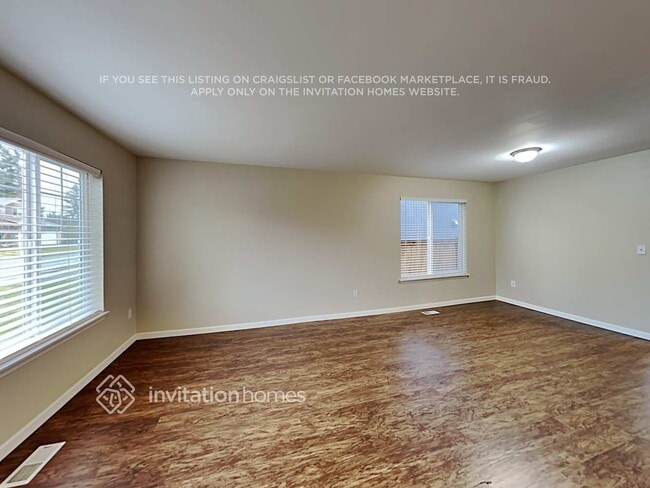 Photo - 1527 185th St E