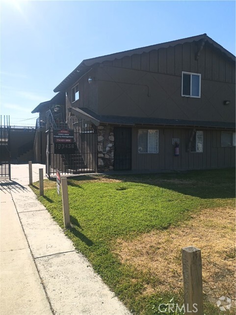 Building Photo - 687 Karesh Ave Unit 3 Rental
