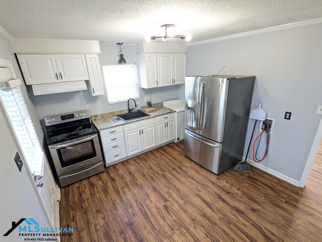 Photo - 901 Elmira Ave