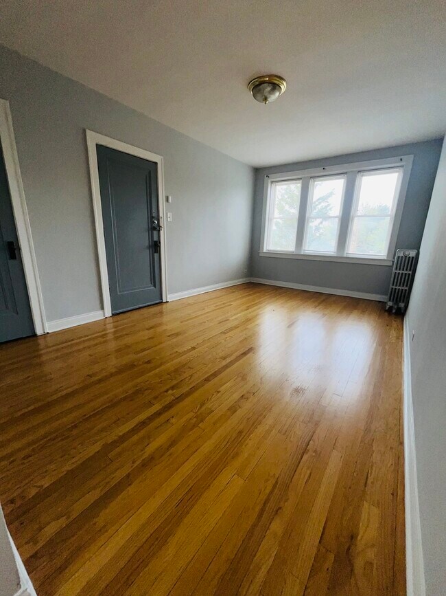 Photo - 5852 W Higgins Ave Unit 3B