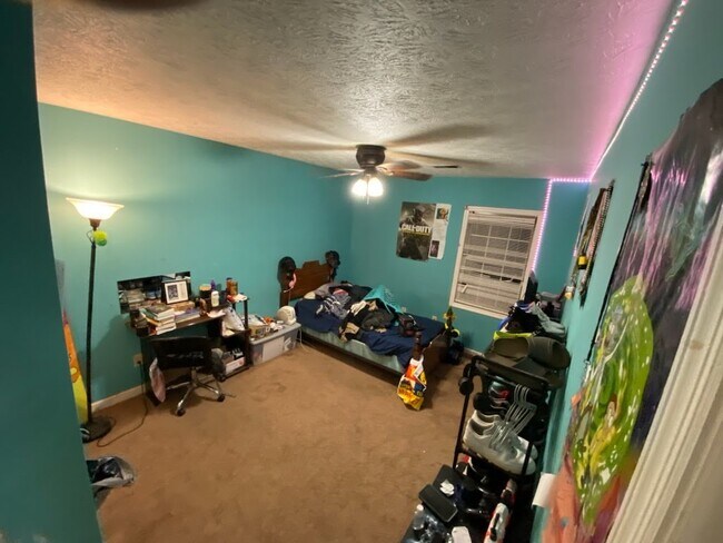 Photo - 915 Joseph club dr