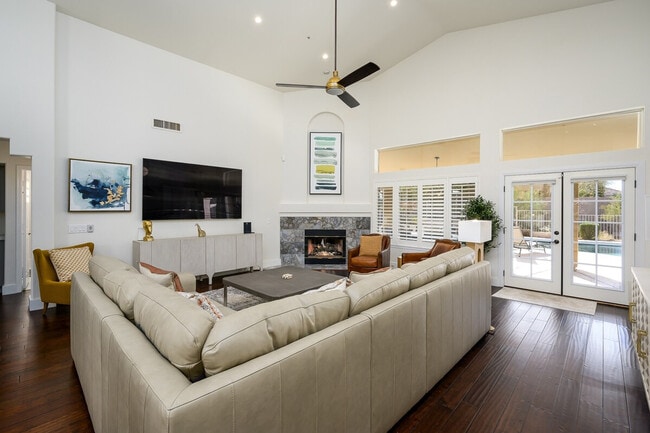 Photo - 9375 E Sutherland Way Apartamento Unidad ID1255437P