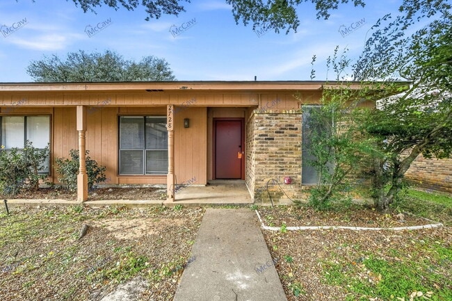 Photo - 2728 Westchester Dr