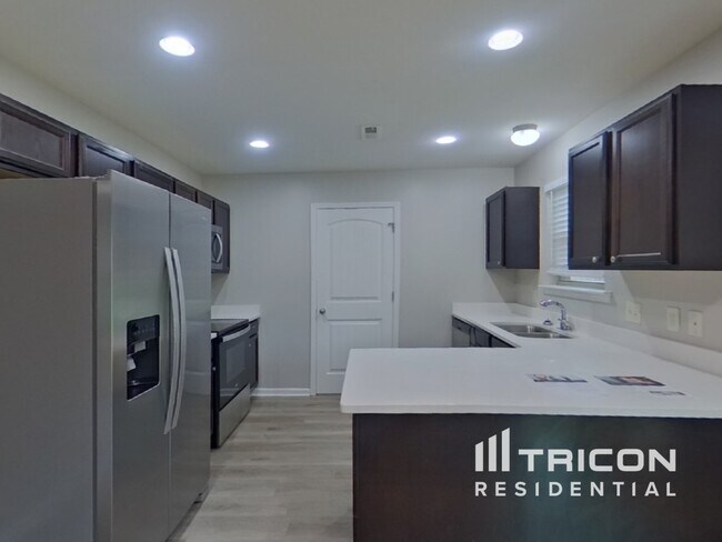 Photo - 205 Terilyn Ct