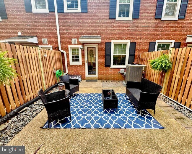 Photo - 2977 S Columbus St