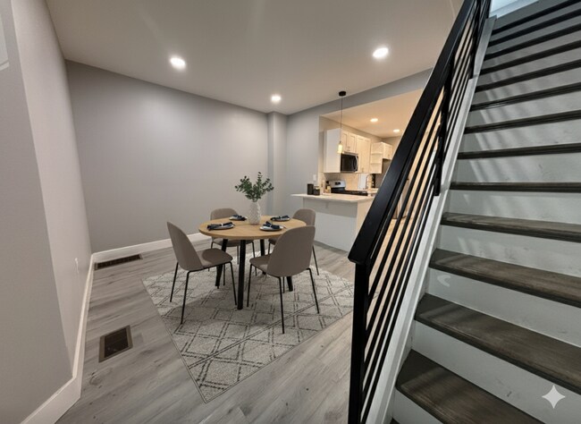 Building Photo - Renovated 3 Bed, 2 Full Bath Rental with U...