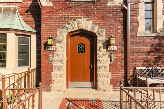 Building Photo - 1913 Geddes Ave Rental