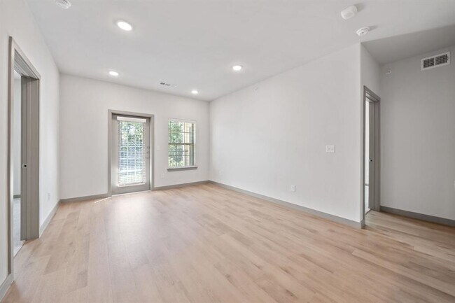 Photo - 691 Union Chapel Rd Unidad S1