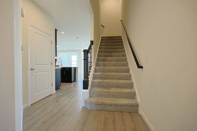Photo - 2287 Ryegrass Ln