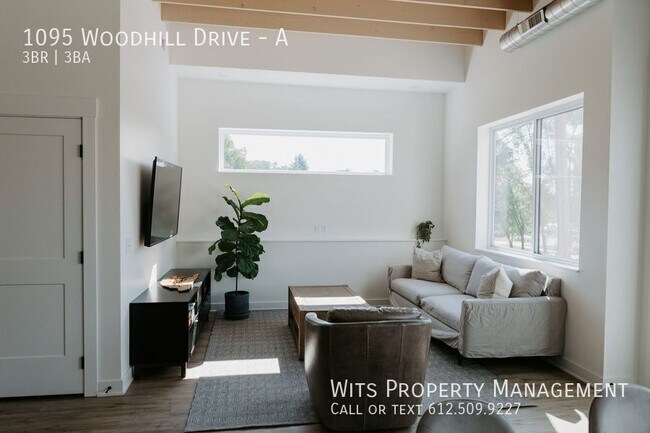 Photo - 1095 Woodhill Dr Unit A