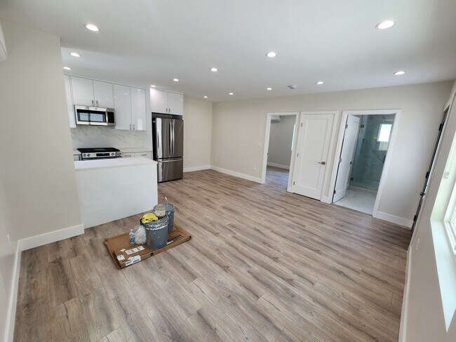 Photo - 528 Amherst Dr