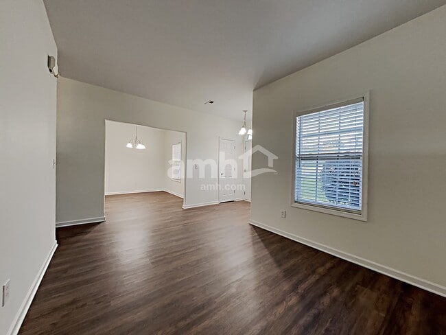 Photo - 149 Sawhorse Dr