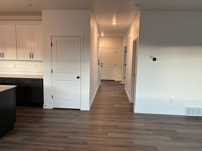 Photo - 708 N Plainsman Dr