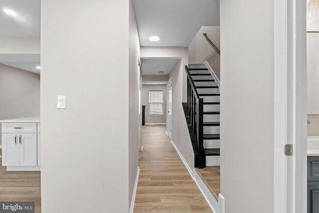 Photo - 8291 Londonderry Ct