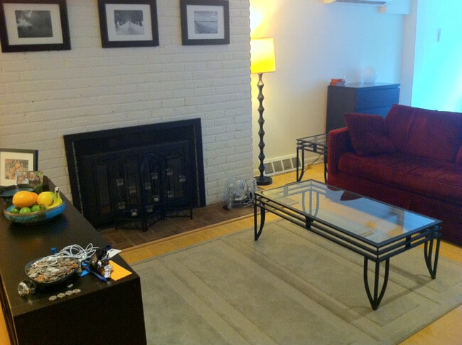 Photo - 1926 Lombard St Unit 2. floor