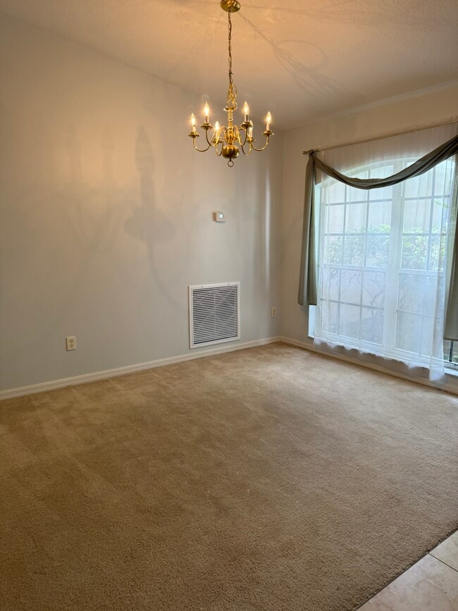 Photo - 781 NW Grenada St