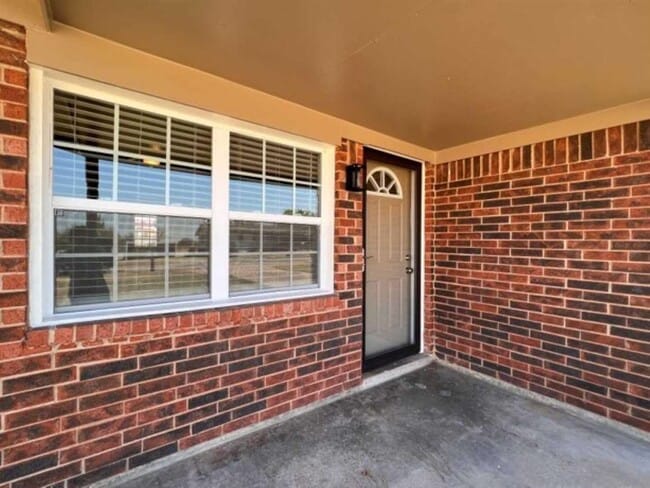 Photo - 908 Geronimo St