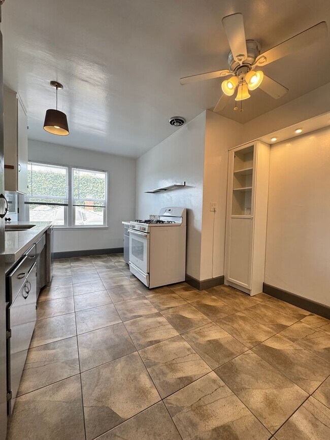 Photo - 12556 Washington Blvd