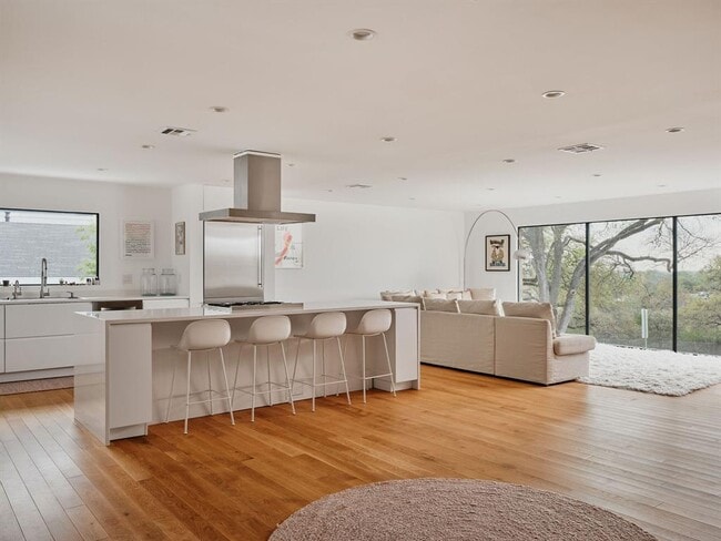 Photo - 4908 Balcones Dr