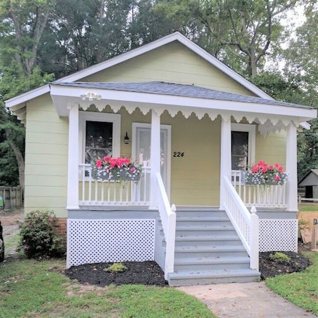 Adorable South Hill Charmer - Adorable South Hill Charmer House