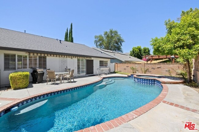 Photo - 6206 Hesperia Ave