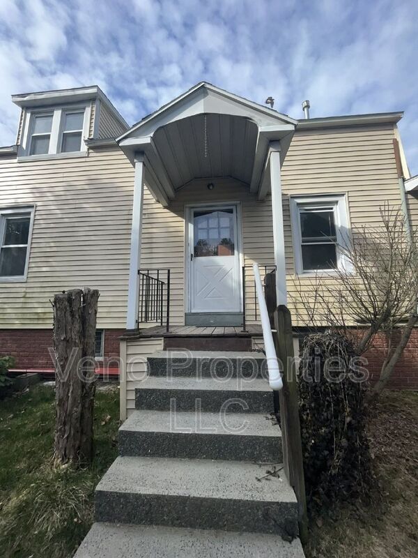 Photo - 32 Russell Rd