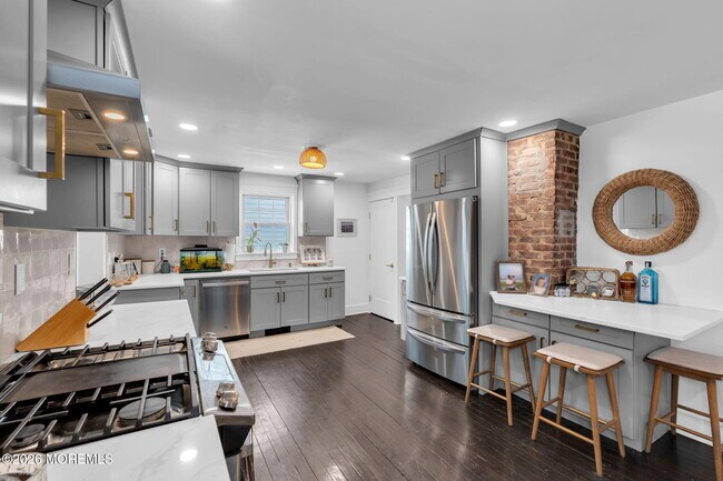 Photo - 555 Ocean Rd