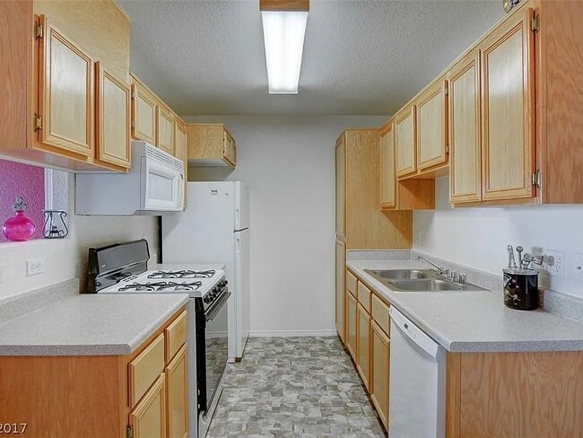 Photo - 4730 E Craig Rd Unit 2083