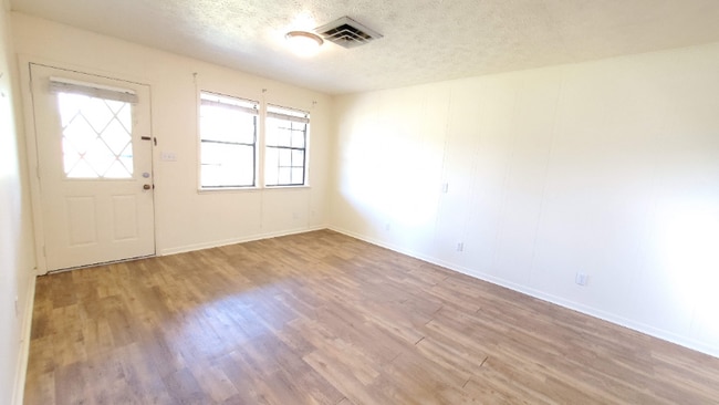 Photo - 210 Bolton Cir Unit 3