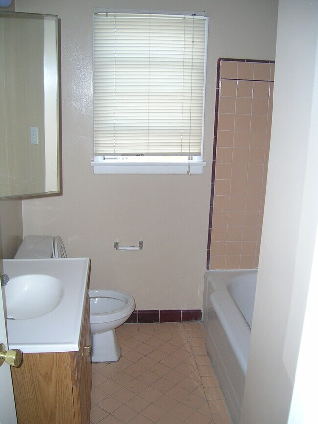 Photo - 4424 Clinton St Unit 2