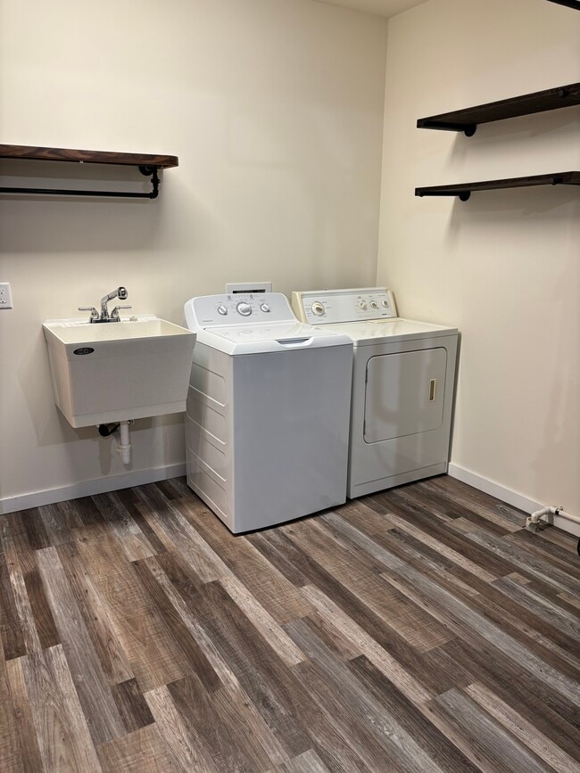 Photo - 512 S Main St