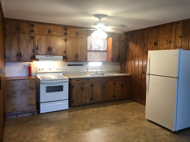 Photo - 213 E Walnut St Unit C