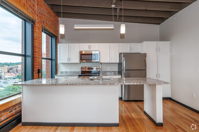 1BR, 1BA - 672SF - Kitchen