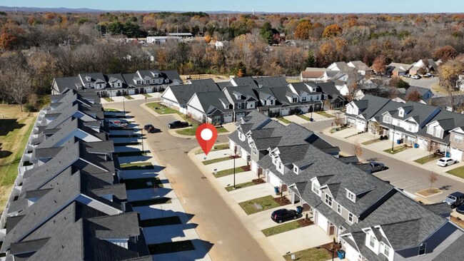 Photo - 532 Rohan Dr