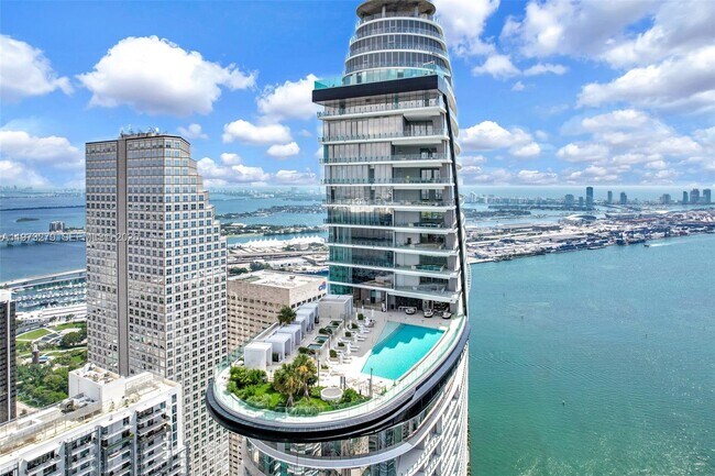Building Photo - 300 Biscayne Blvd Way Unit 506E