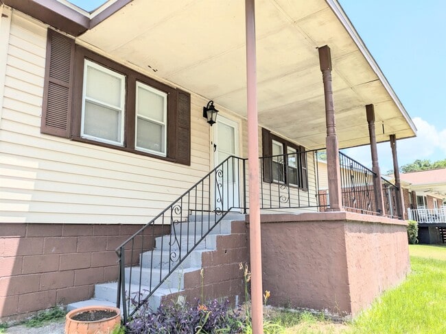 Building Photo - 1081 Veal St SW Rental