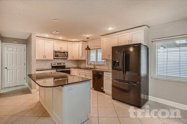 Photo - 215 Hillcrest Dr