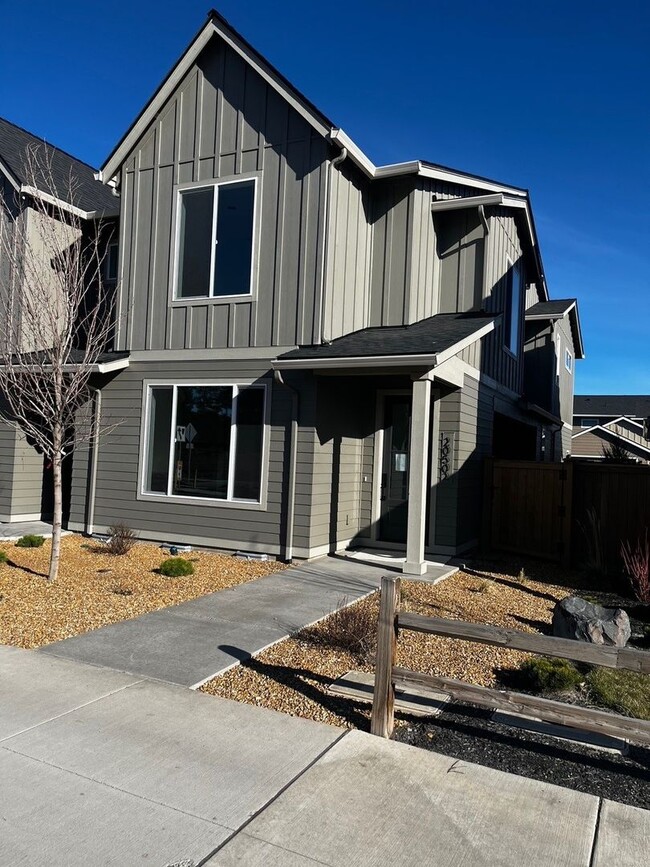 3 Bedroom / 2.5 Bathroom Townhome in SE Bend - 3 Bedroom / 2.5 Bathroom Townhome in SE Bend