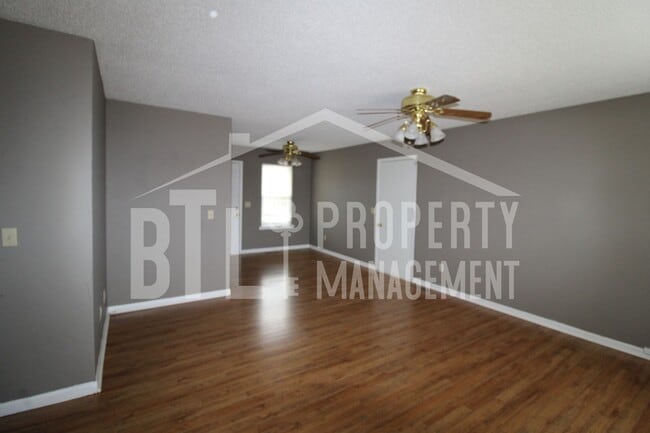 Photo - 114 Rose Oneill Dr