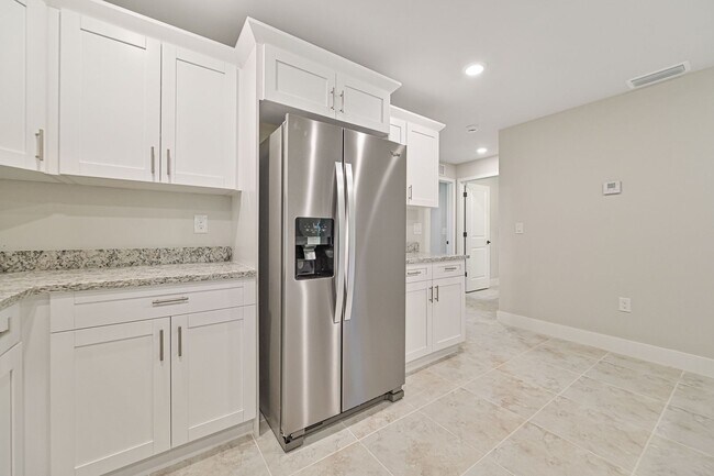 Photo - ** 3 Bed/2Bath ~ 1 Car Garage ~ Buckingham**