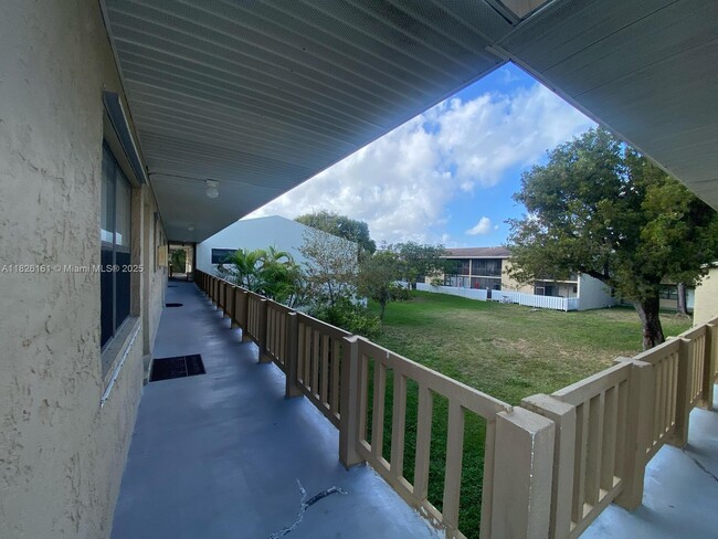 Photo - 10350 SW 220th St Apartamento Unidad 256