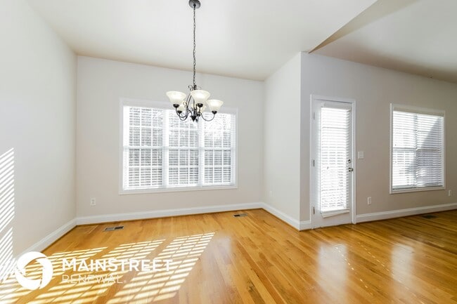 Photo - 6700 Linwood Dr