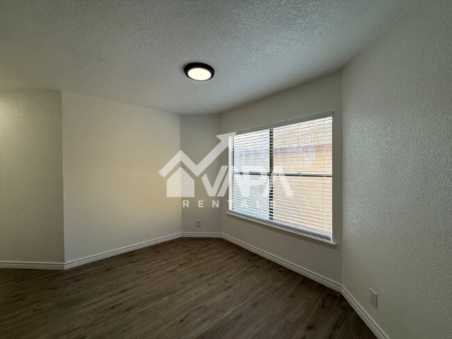 Photo - 4135 Sunrise Glade Dr
