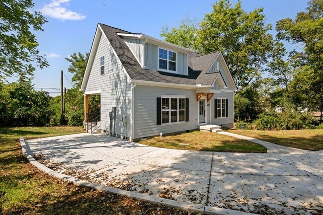 Photo - BRAND NEW! Spacious Nashville Home in a Qu...
