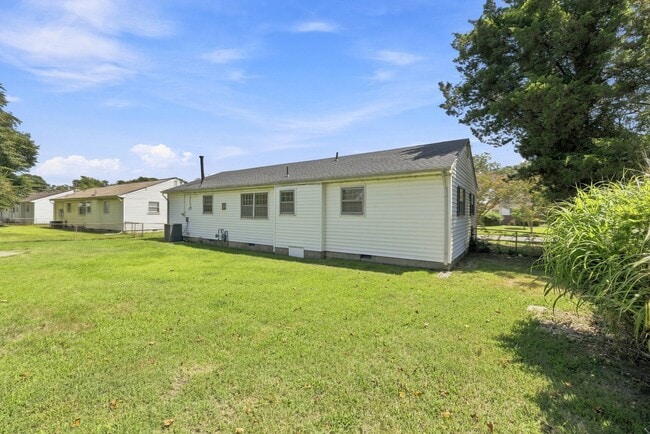 Photo - 1858 Branchwood St