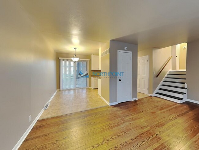 Photo - 5602-5604 N Strathbury Ave