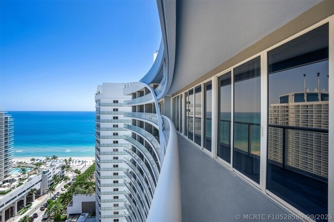 Building Photo - 3101 Bayshore Dr Unit 2306